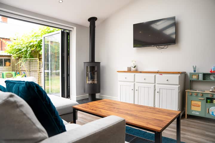 Big Open Plan Family Home - Hot Tub & Cinema Room - Oxfordshire