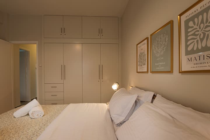 غرفة نوم 1 بسرير بمقاس كبير