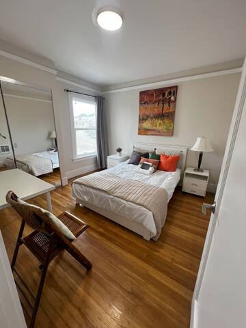 Spacious, Renovated Home in SF! gallery image 2