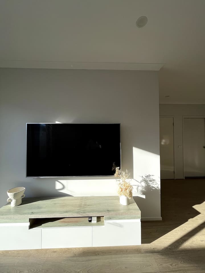 Relaxing 3br Home In Point Cook With Sauna - Werribee
