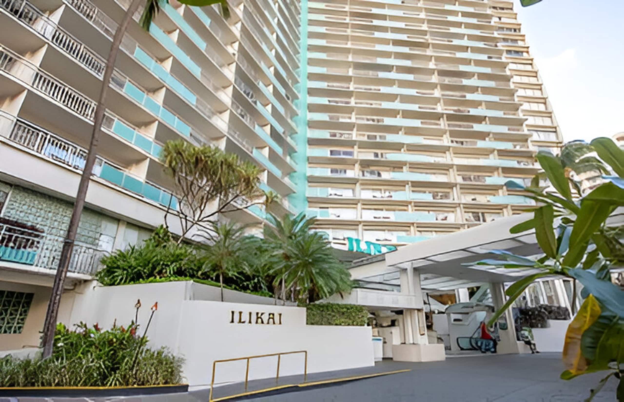 Condo in Honolulu · ★5.0 · 1 bedroom · 2 beds · 1 private bath - Image 29