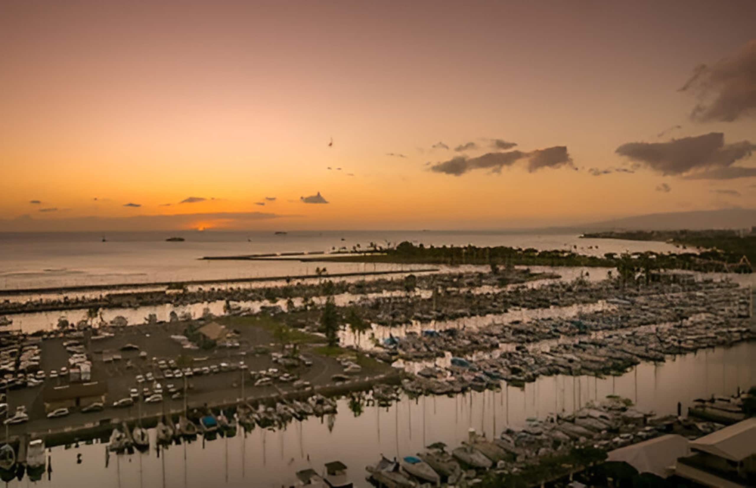 Condo in Honolulu · ★5.0 · 1 bedroom · 2 beds · 1 private bath - Image 5
