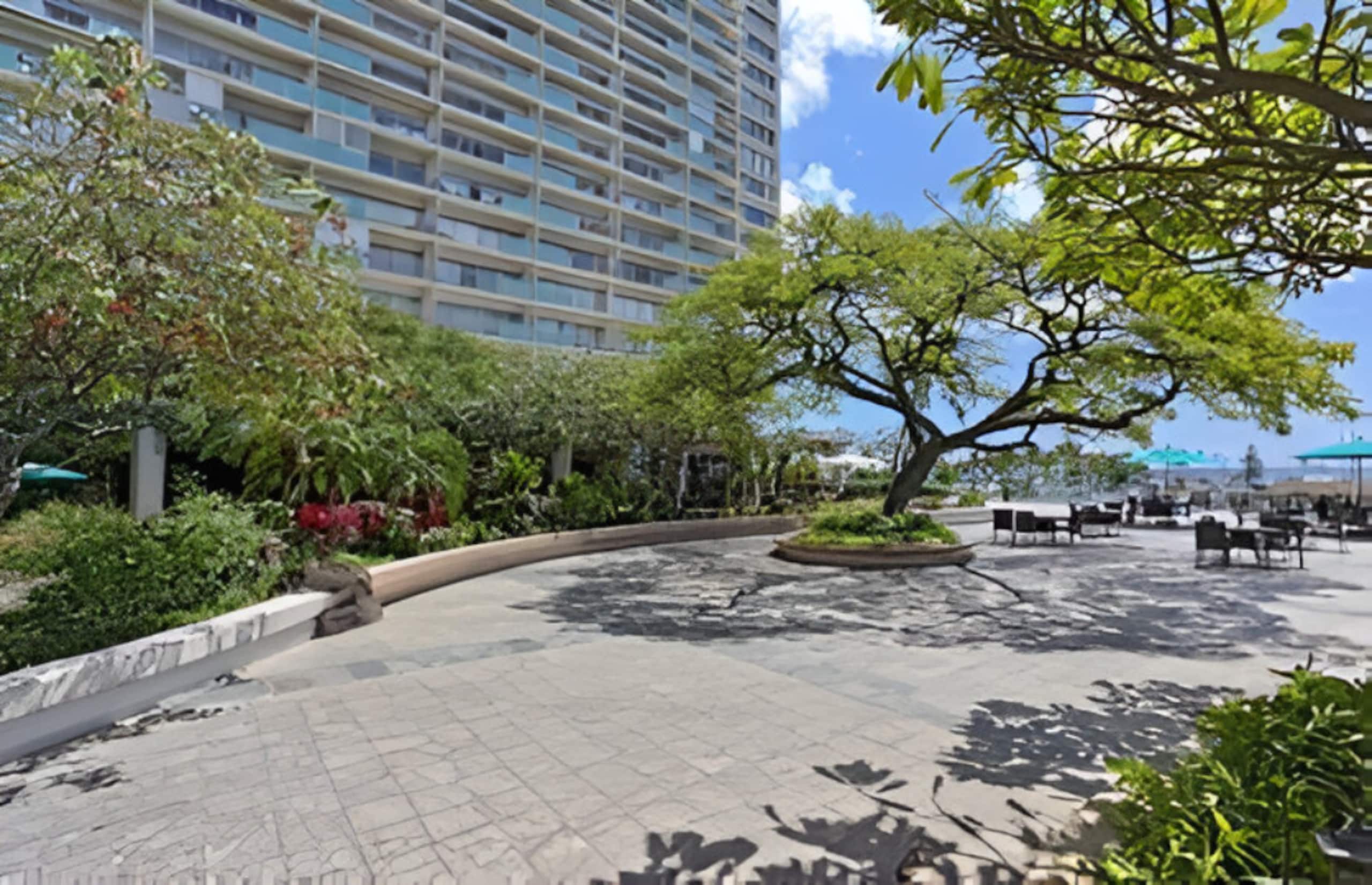 Condo in Honolulu · ★5.0 · 1 bedroom · 2 beds · 1 private bath - Image 31