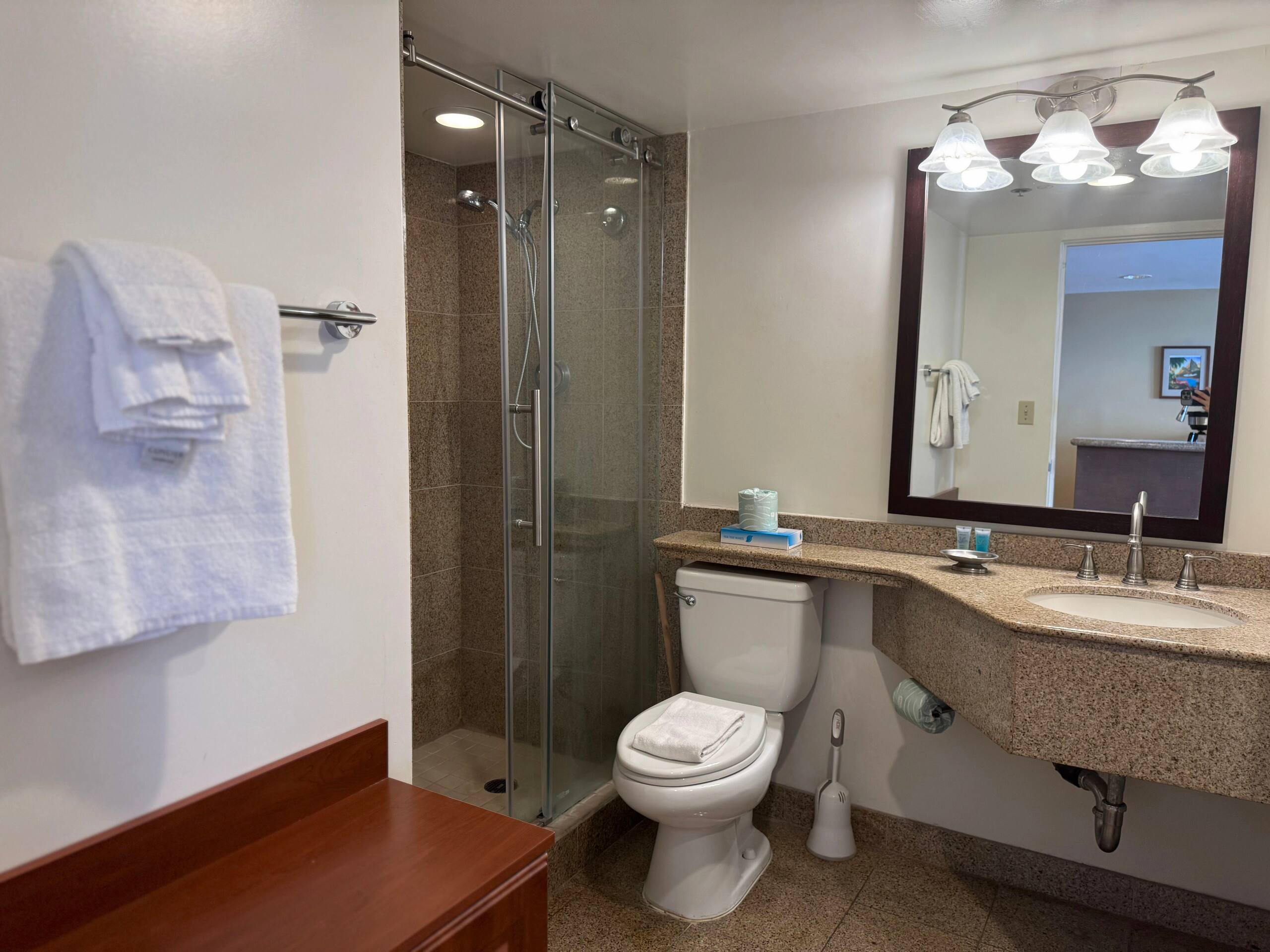 Condo in Honolulu · ★5.0 · 1 bedroom · 2 beds · 1 private bath - Image 18