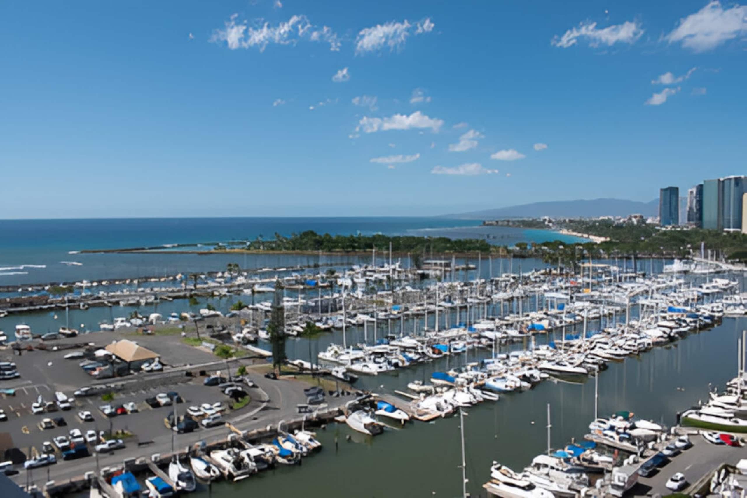 Condo in Honolulu · ★5.0 · 1 bedroom · 2 beds · 1 private bath - Image 20