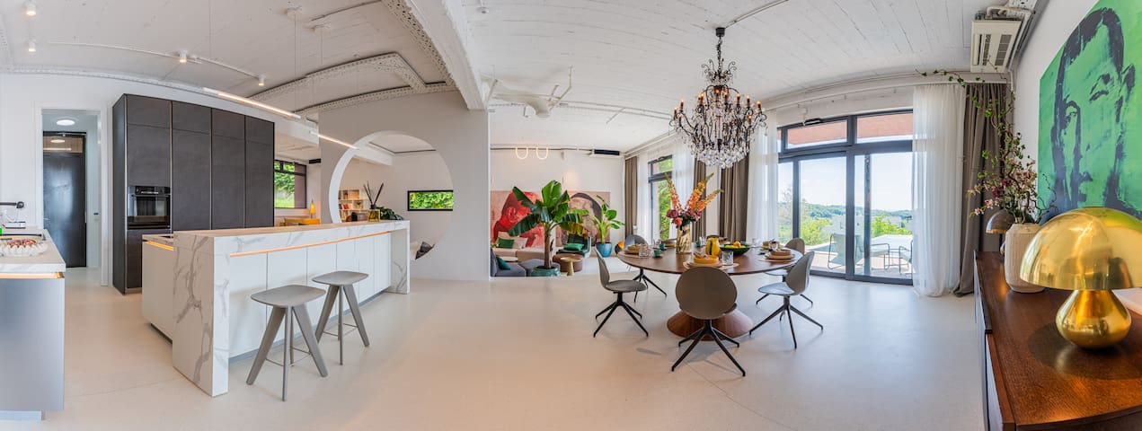 ⁨SelfCheckIns Contact Team 1⁩ managed Airbnb listing 1