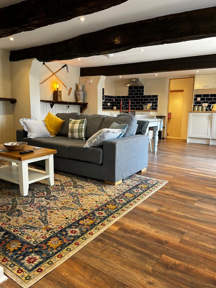 Private Dartmoor Cottage, Nr Pub & Dog Friendly - Bovey Tracey
