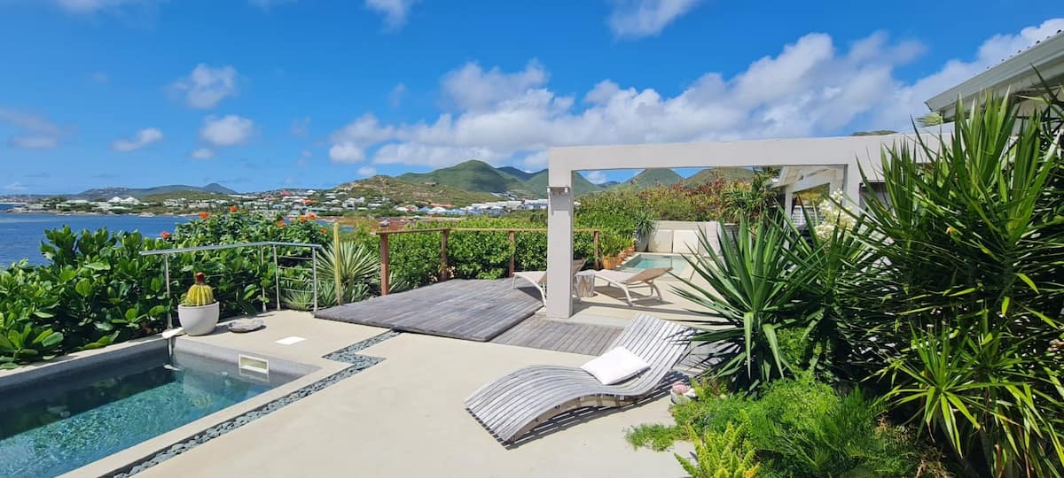 Villa Sea Blue et ses deux piscines face à la mer des Caraïbes, Saint-Martin