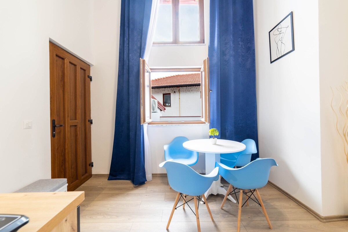 Old Town Toplik Design studio