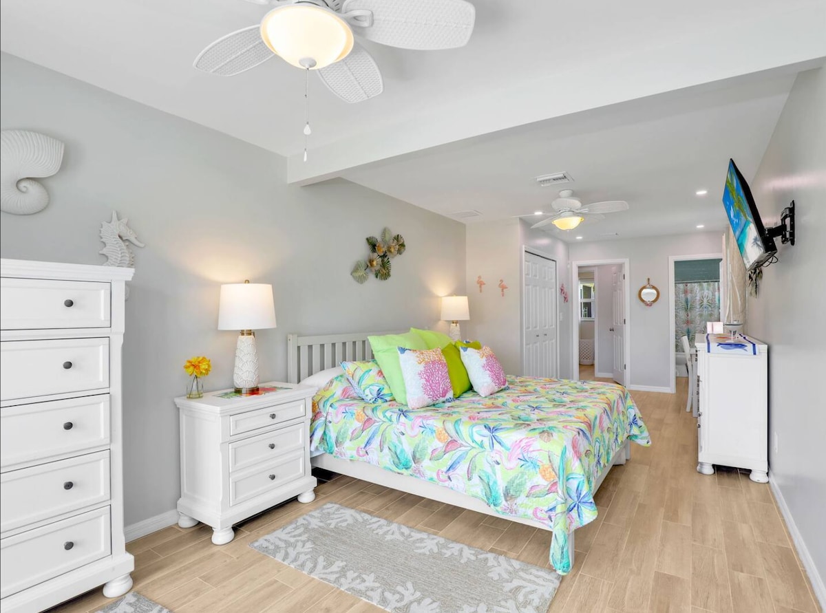 Hlavná spálňa s vlastnou kúpeľňou a manželskou posteľou