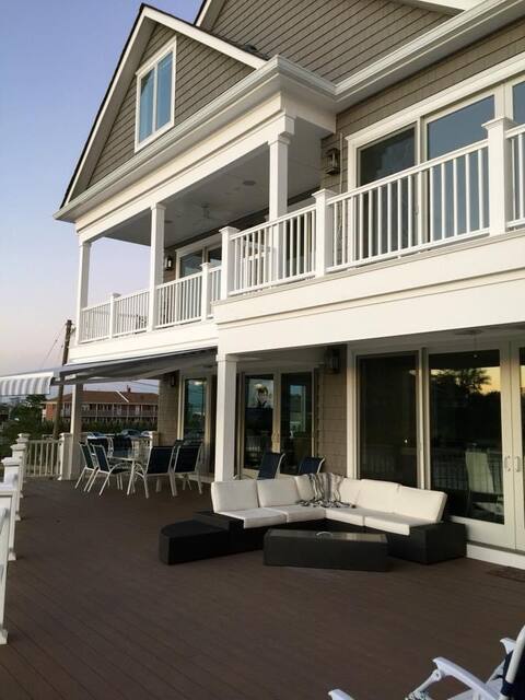 Beautiful Beach House Getaway