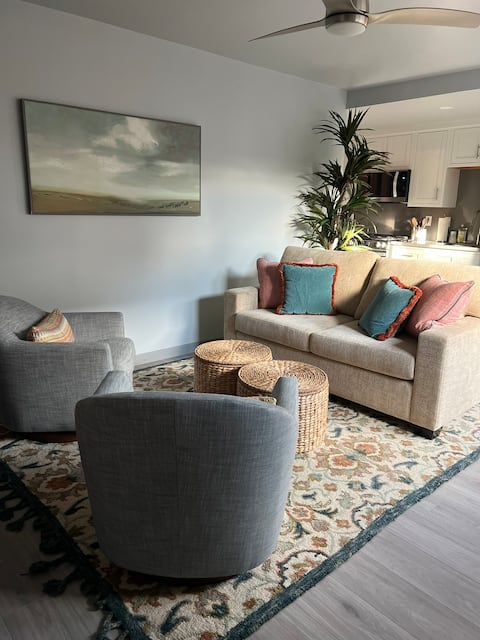 Top performing Airbnb: Charming townhome in Hermosa in Hermosa Beach