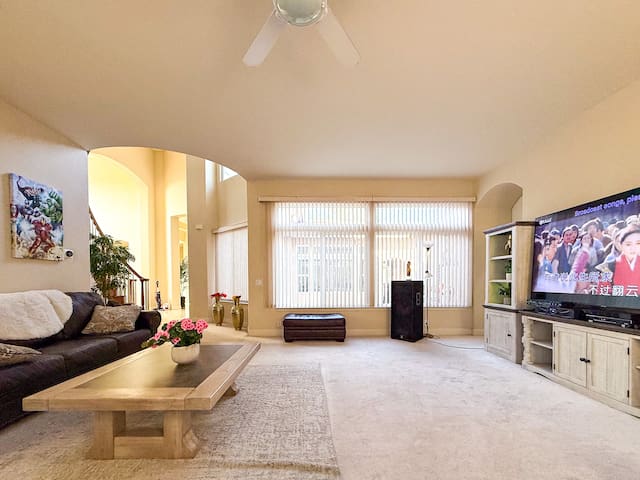 Private Karaoke • 7BR • Upscale Community gallery image 3