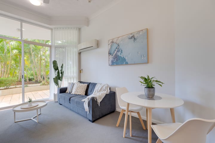 Central Broadbeach Oasis With Stunning Resort Pool - Broadbeach