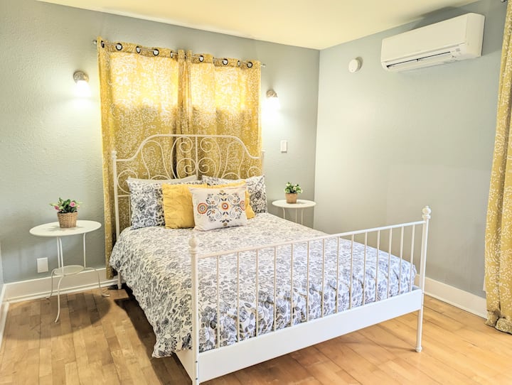 Spacious Hyde Park Guest House