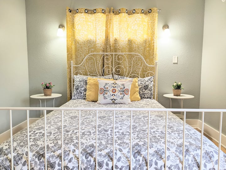 Spacious Hyde Park Guest House