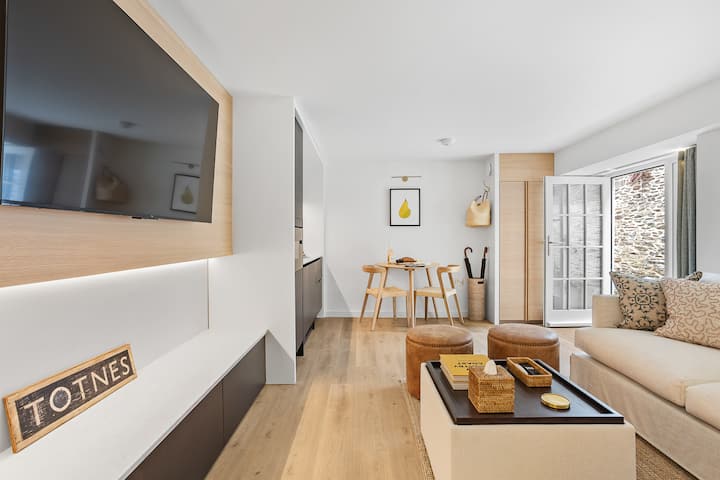 Plush 1 Bed Apartment | Central Totnes | Parking - Totnes