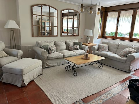 Anuncio de Airbnb popular: Casa Marlada en Llanes