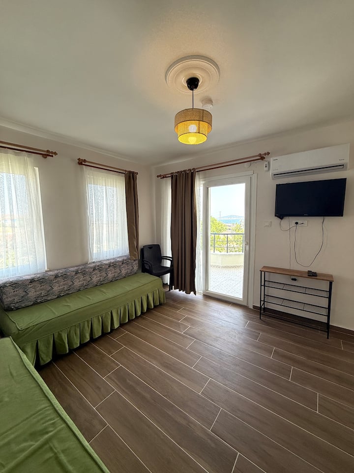 Spacious Duplex W Balcony&garden, 50m To The Beach - Ayvalık