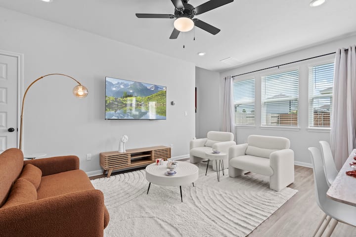 Family Oasis: Pool, 5bd For Large Group, Kids Room - Round Rock, TX