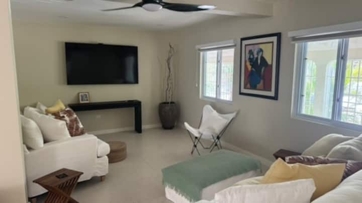 New 4 Bedroom Cottage Near Devon House - 京士頓