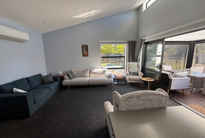 Luxury Retreat On Rhoboro - Twizel