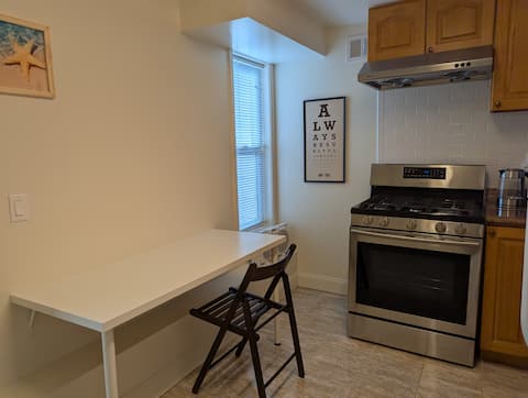 Popular Airbnb listing: Cozy home near Sunset Dune in Outer Parkside