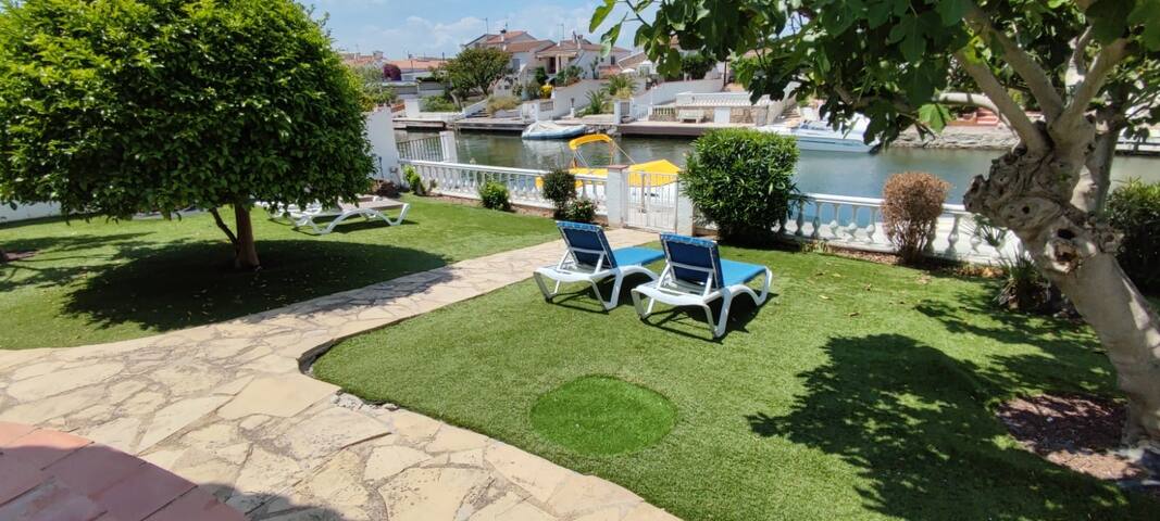 004 Noguera Villa with moorage and pool gallery image 5