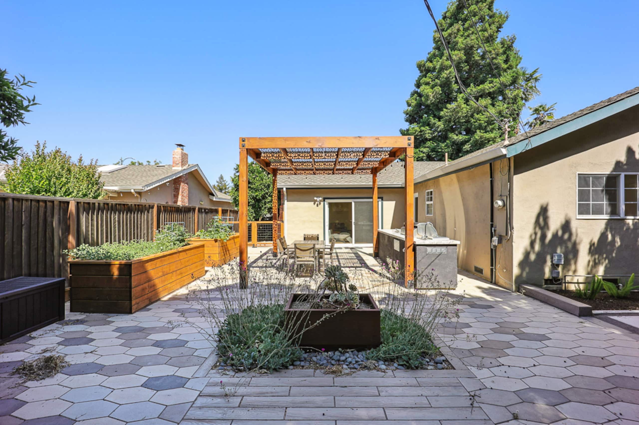 Home in San Jose · ★4.88 · 4 bedrooms · 5 beds · 3 private baths - Image 57