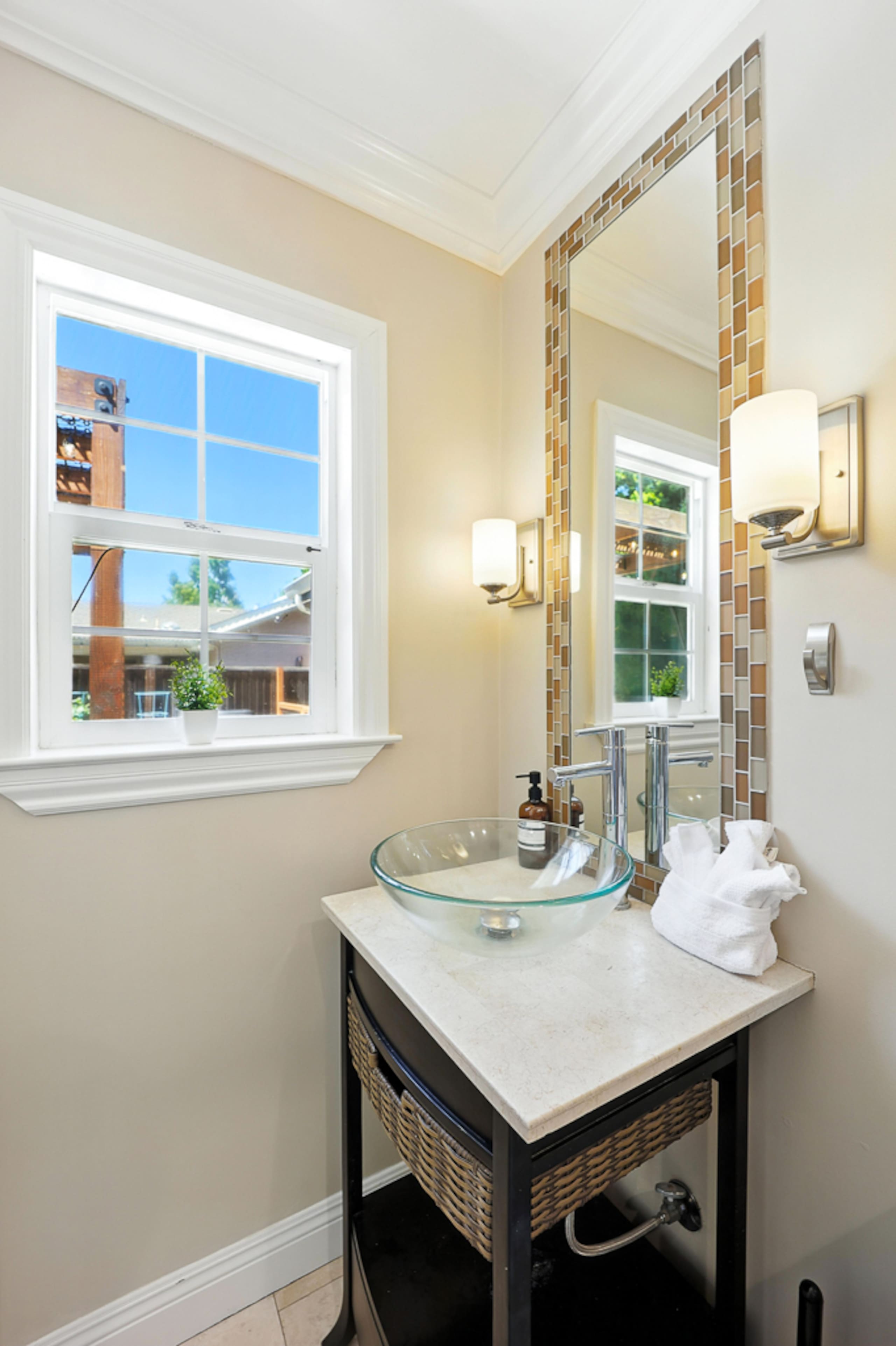 Home in San Jose · ★4.88 · 4 bedrooms · 5 beds · 3 private baths - Image 42
