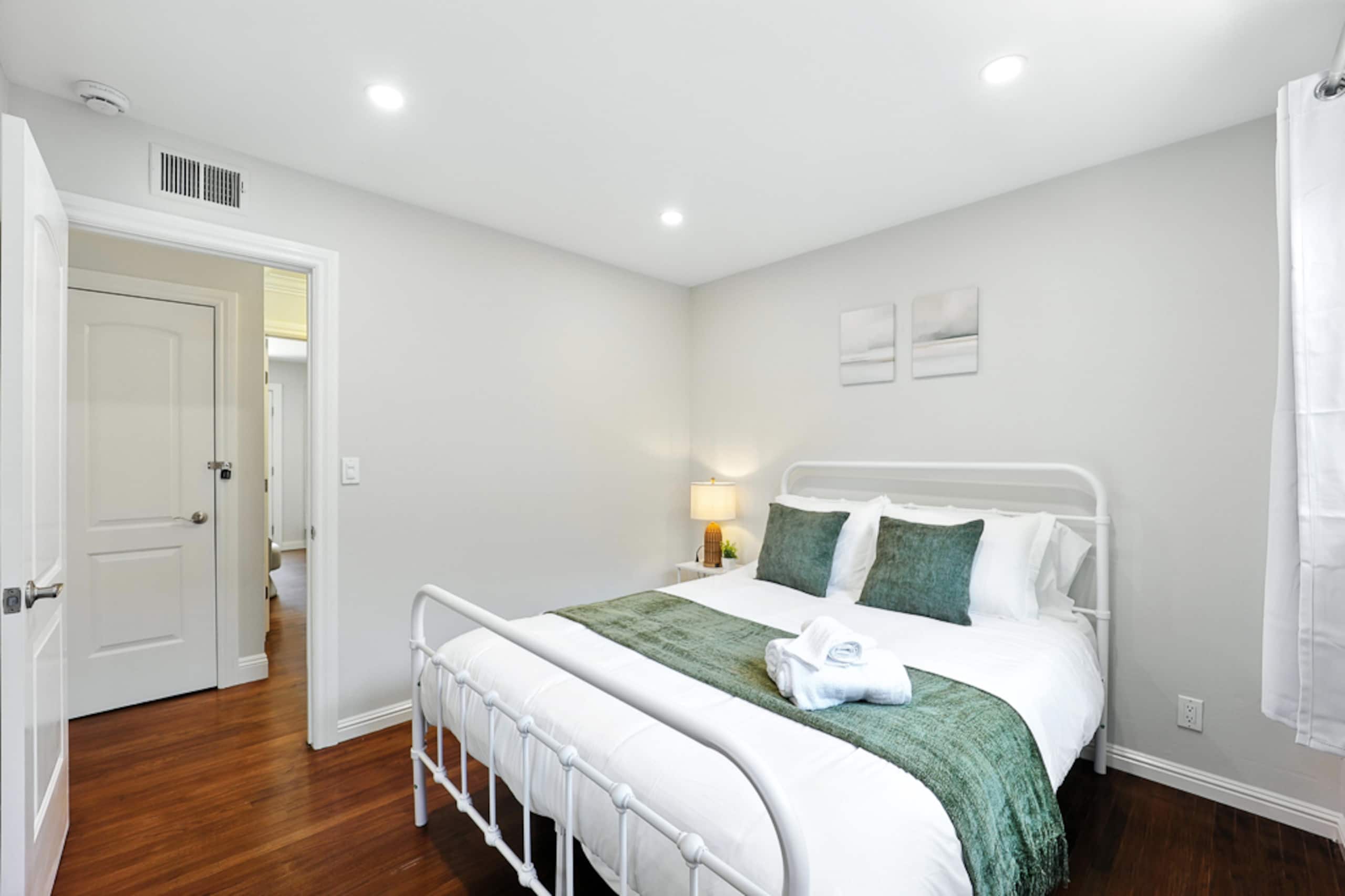 Home in San Jose · ★4.88 · 4 bedrooms · 5 beds · 3 private baths - Image 35