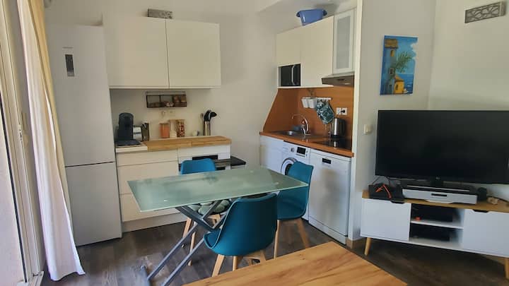 Maisonnette En Bord De Mer Avec Piscine - Martigues