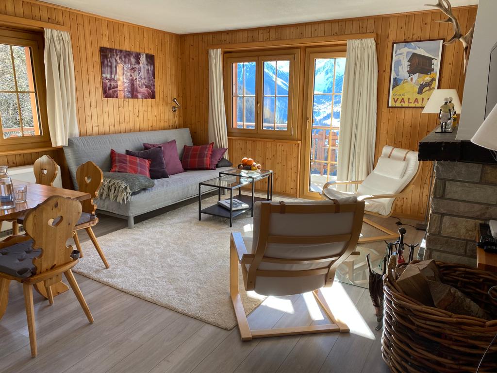 Successful Airbnb property: Stunning view at the foot of the ski slopes in Anniviers
