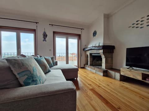 Two-bedroom apartment with sea views