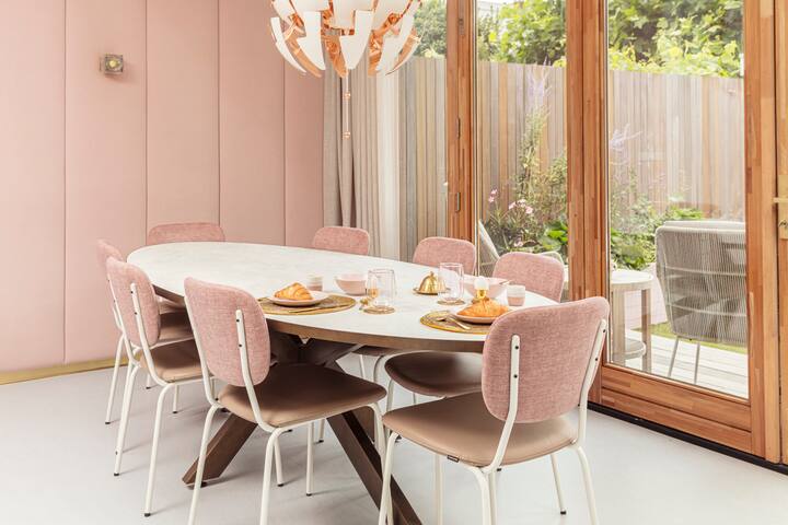 luxurious house with jacuzzi!