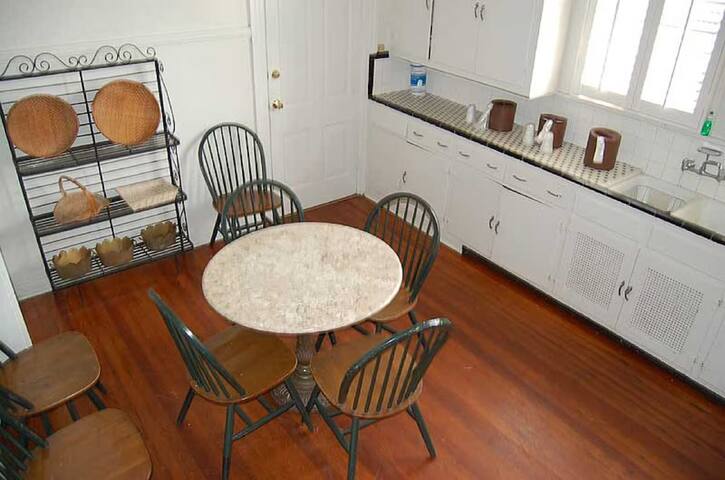 Six Bedroom Balcony Townhouse gallery image 5