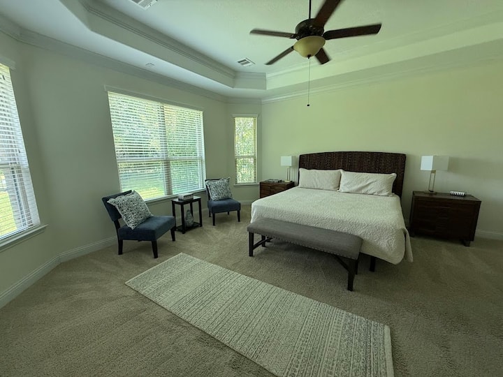 נוף לגינה בחדר השינה הראשי