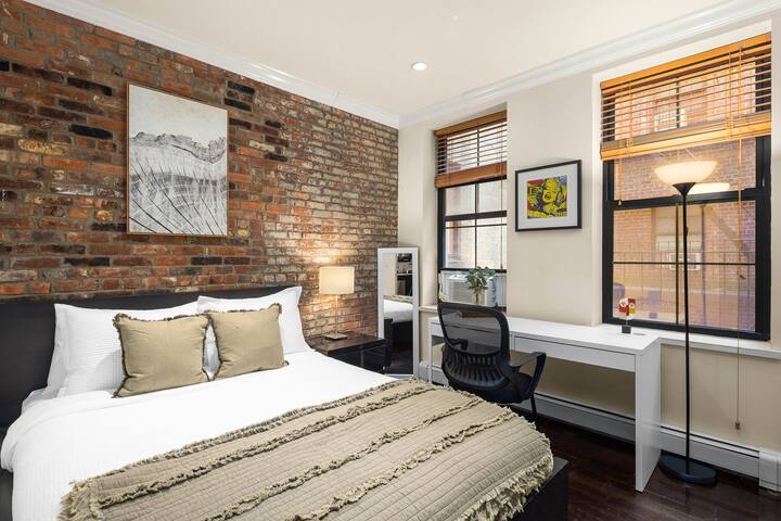 Elegant & Modern NYC Retreat gallery image 5