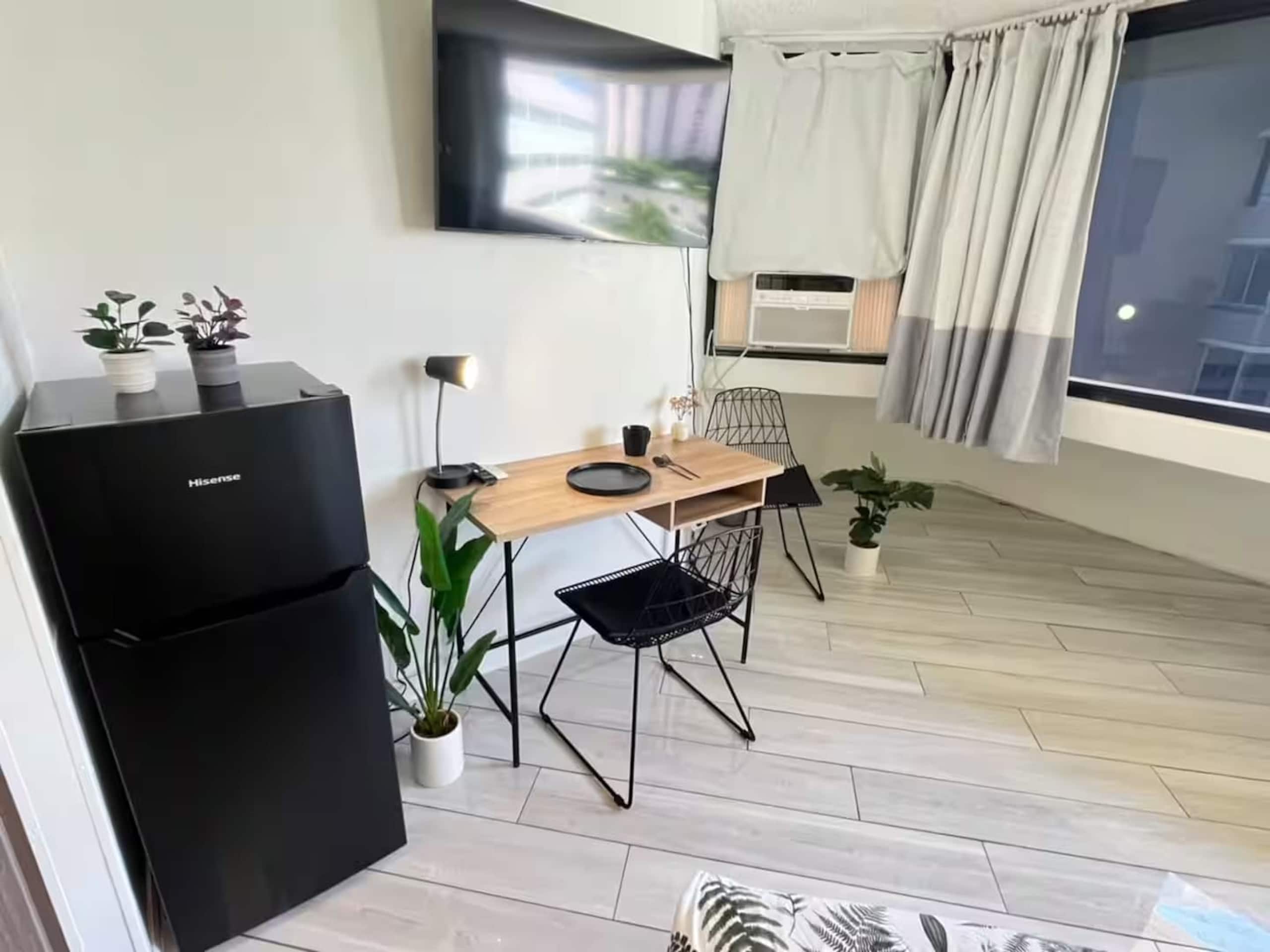 Condo in Honolulu · ★4.89 · Studio · 2 beds · 1 private bath - Image 19