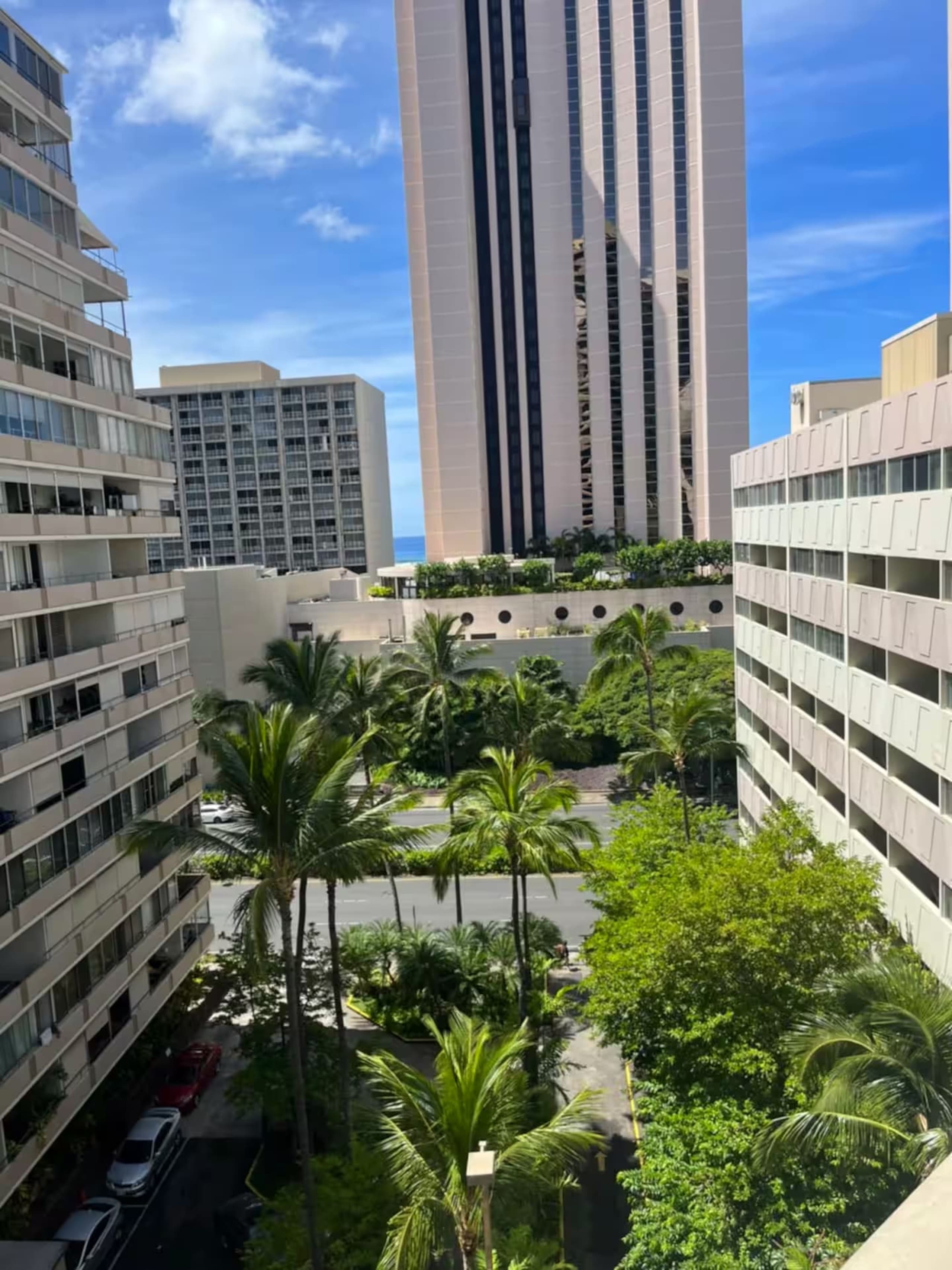Condo in Honolulu · ★4.89 · Studio · 2 beds · 1 private bath - Image 22