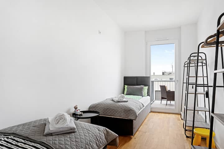 เตียงกระโดดกล่องคุณภาพสูงพร้อมตู้เสื้อผ้าแบบเปิด