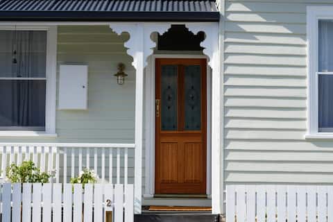 Luxury Cottage in South Hobart