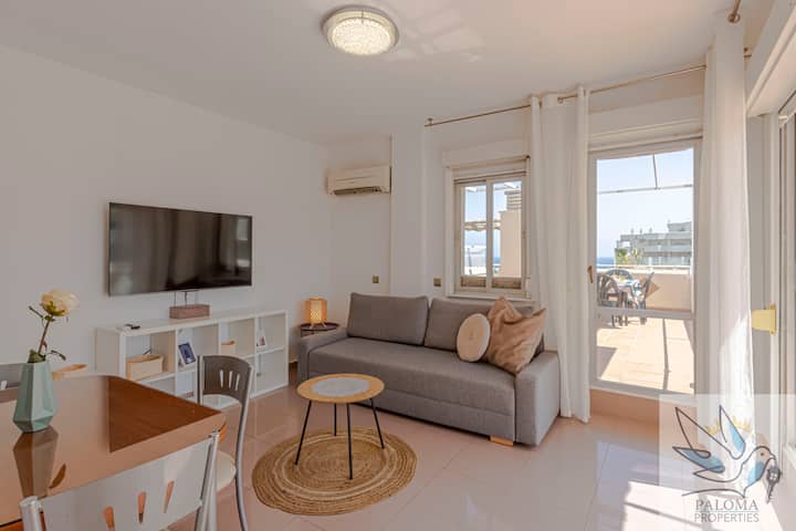 Benal Beach Apartment With Panoramic Views. - Benalmádena