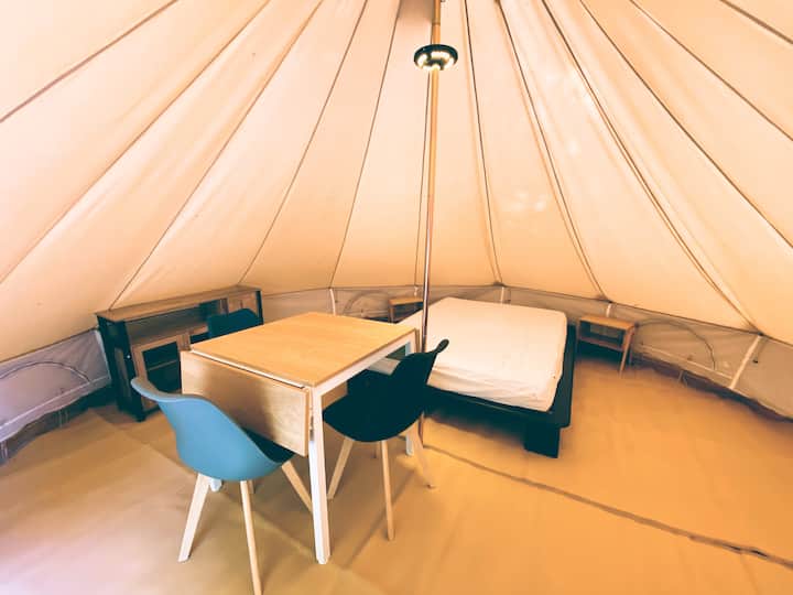 Tente Cloche Parmi Les Bambous - Beaurepaire