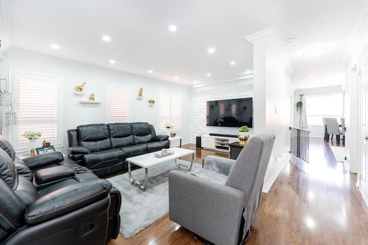 Upscale 4br Unit W/patio & Bbq Near Go Station - 미시소거