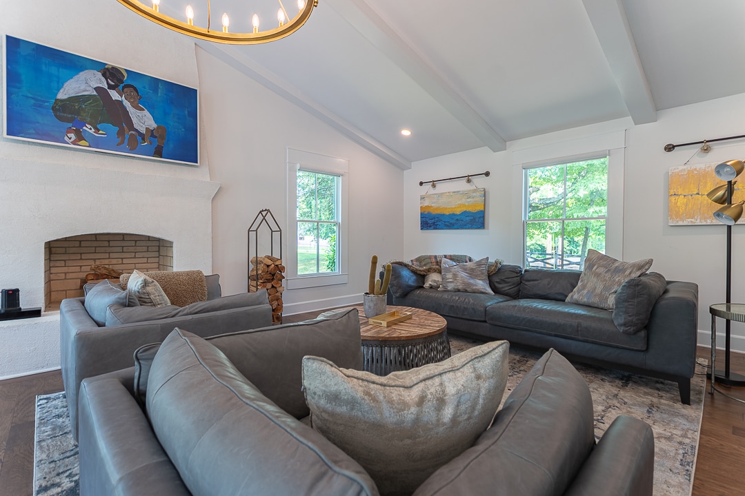 Top Airbnb: Modern Farmhouse | Fire Pit, Porches, Fenced Yard in Knoxville