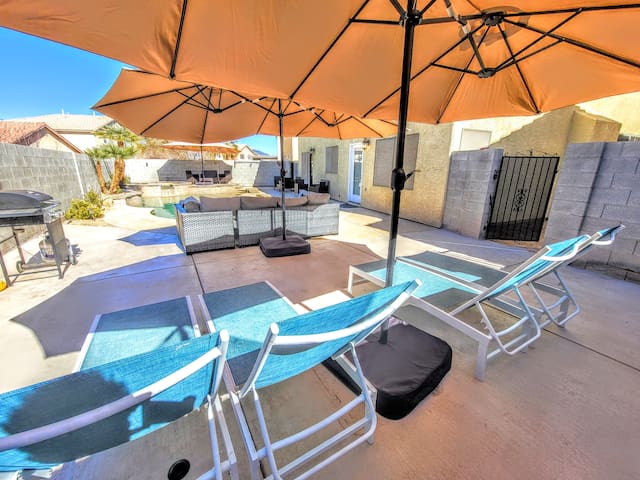 Oasis w Pool & SPA perfect for Families and Groups