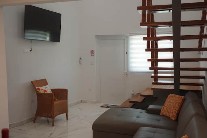 New Studio In Palm Beach Next To A Restaurant - Aruba