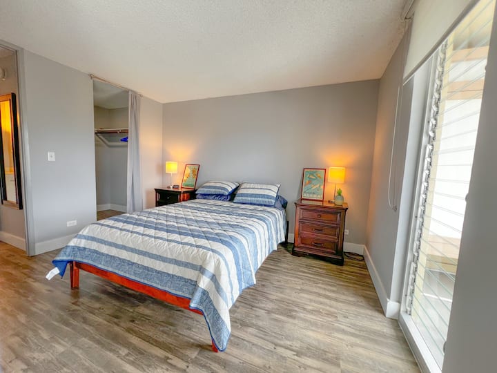 Aloha Living At Waikiki Lanais | Pool + Gym - Honolulu, HI