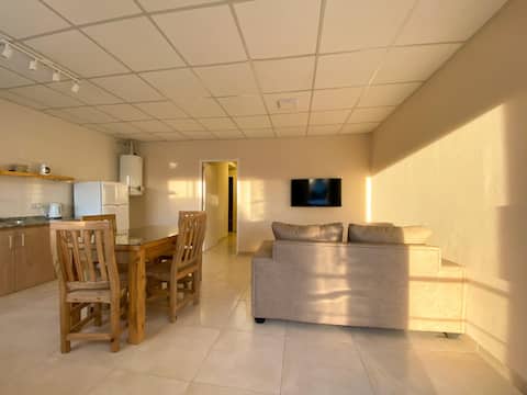 Successful Airbnb property: New apartment + garage, downtown and quiet area in Departamento San Rafael